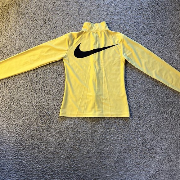 Yellow jacket - Picture 5 of 8